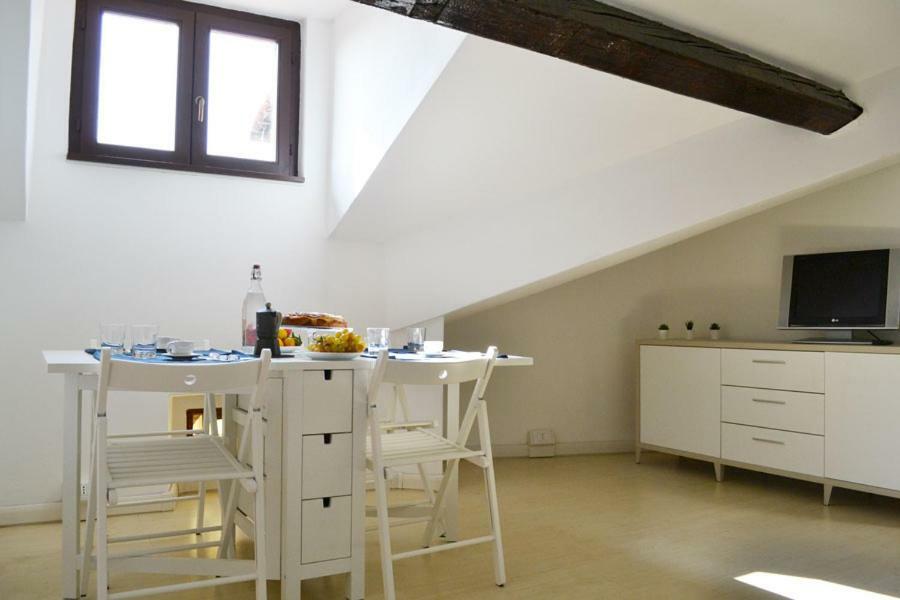 La Mansarda Sui Navigli Apartment Milan Luaran gambar